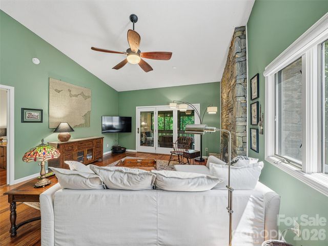 301 White Oak Drive, Hendersonville, NC 28791