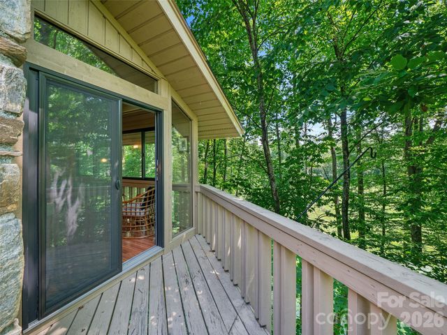 301 White Oak Drive, Hendersonville, NC 28791