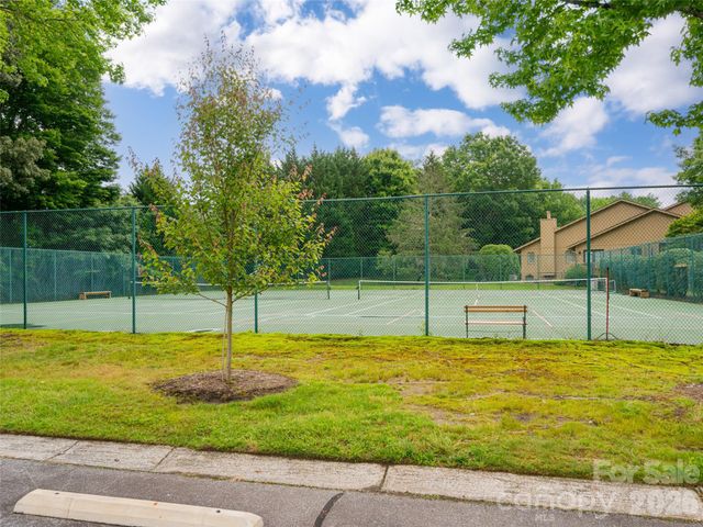 301 White Oak Drive, Hendersonville, NC 28791