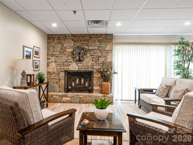301 White Oak Drive, Hendersonville, NC 28791