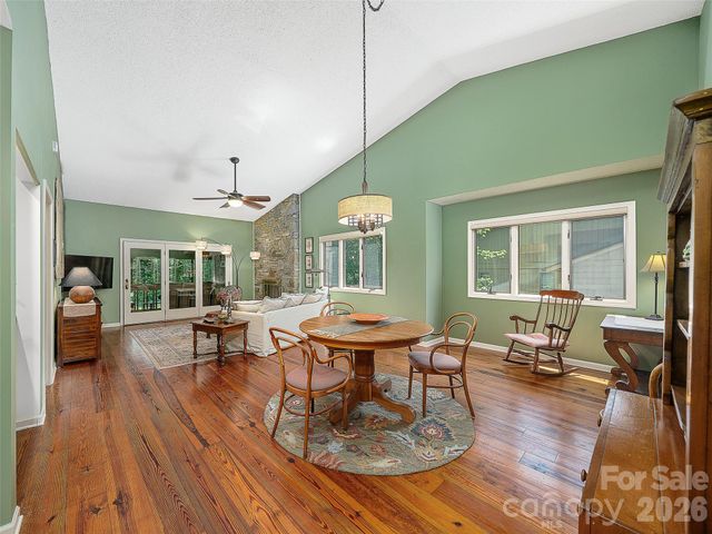 301 White Oak Drive, Hendersonville, NC 28791