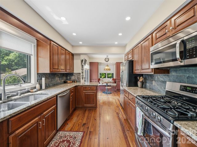 301 White Oak Drive, Hendersonville, NC 28791