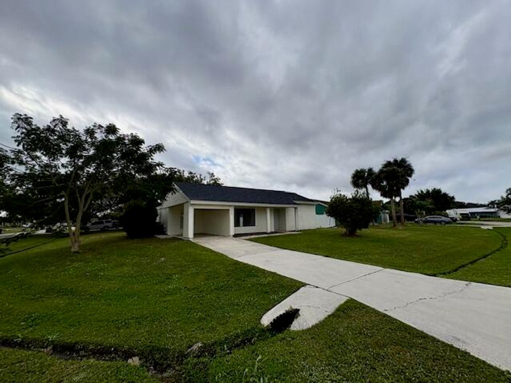 2101 SE Holland Street, Port St. Lucie, Port St Lucie, FL 34952