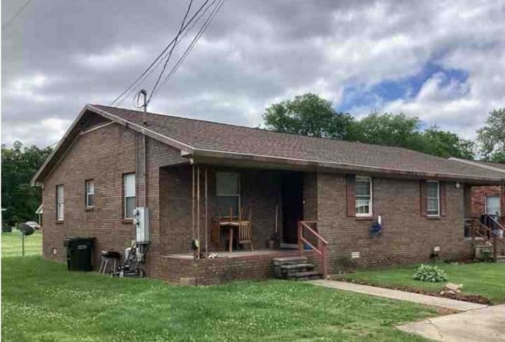 412 Lucky Debonair Dr, Hopkinsville, KY 42240