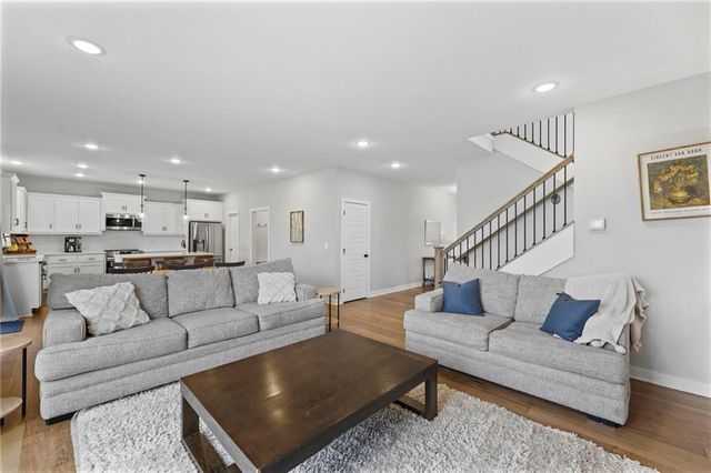 18910 Ocheltree Street, Spring Hill, KS 66083