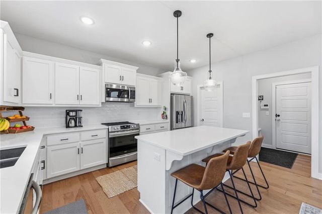 18910 Ocheltree Street, Spring Hill, KS 66083