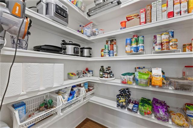 18910 Ocheltree Street, Spring Hill, KS 66083