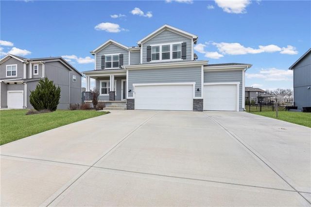 18910 Ocheltree Street, Spring Hill, KS 66083