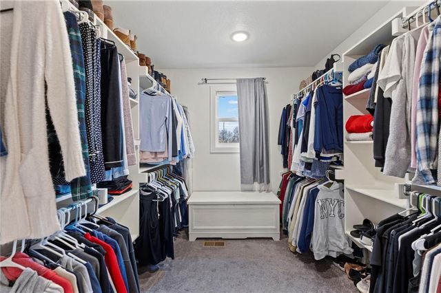 18910 Ocheltree Street, Spring Hill, KS 66083