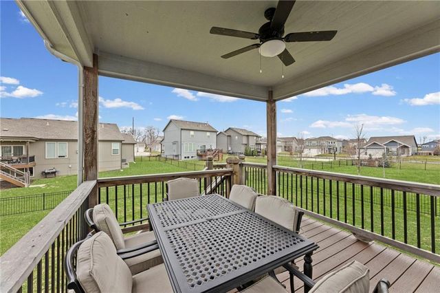 18910 Ocheltree Street, Spring Hill, KS 66083