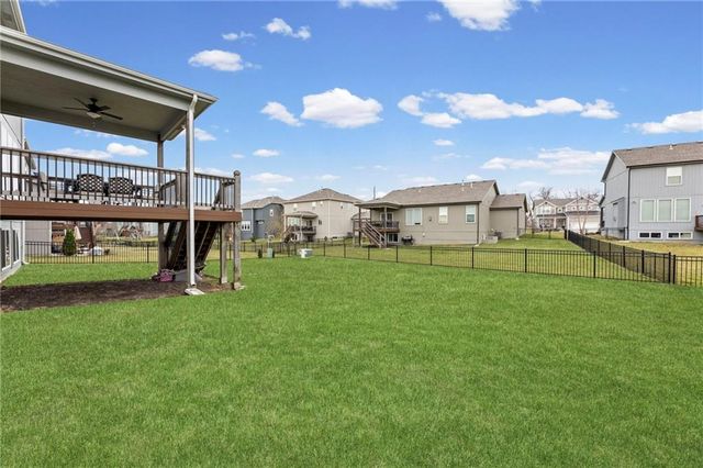 18910 Ocheltree Street, Spring Hill, KS 66083