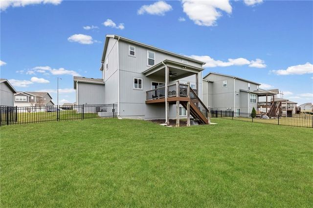 18910 Ocheltree Street, Spring Hill, KS 66083