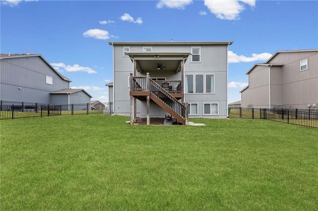 18910 Ocheltree Street, Spring Hill, KS 66083