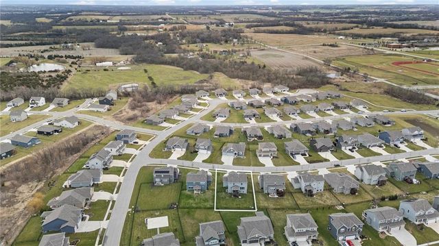 18910 Ocheltree Street, Spring Hill, KS 66083