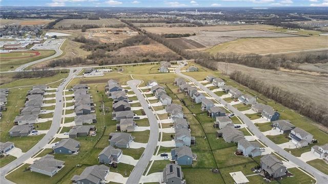 18910 Ocheltree Street, Spring Hill, KS 66083