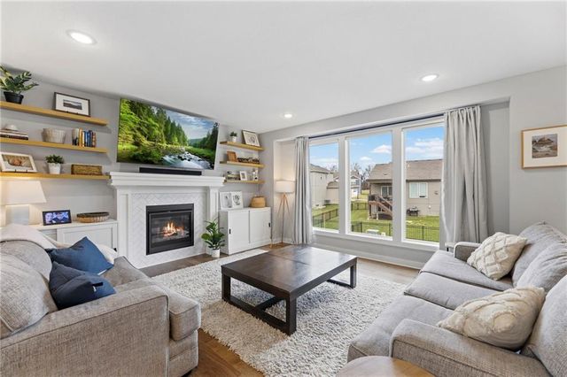 18910 Ocheltree Street, Spring Hill, KS 66083