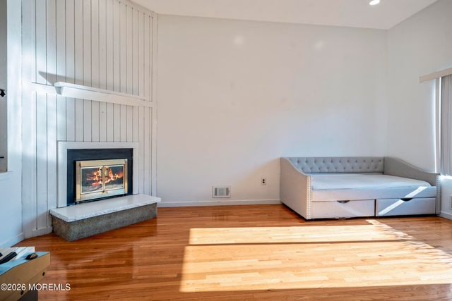 424 Middlewood Road, Middletown, NJ 07748