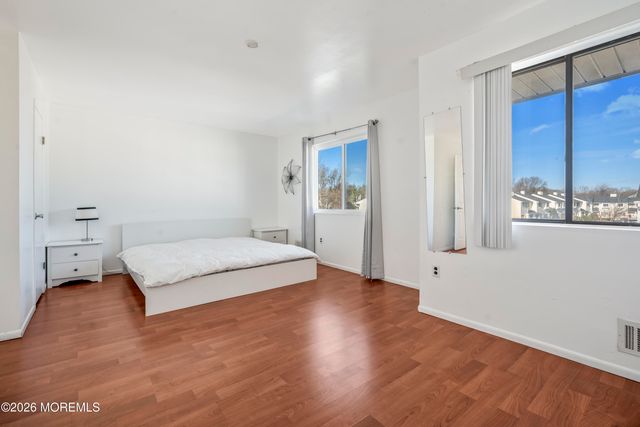 424 Middlewood Road, Middletown, NJ 07748