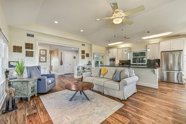 13414 Binnacle Way, Galveston, TX 77554