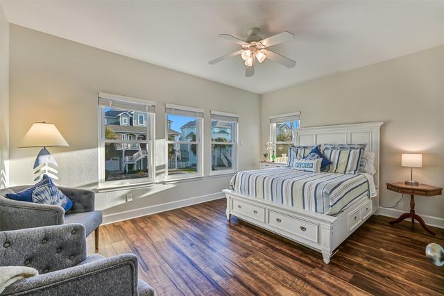 13414 Binnacle Way, Galveston, TX 77554