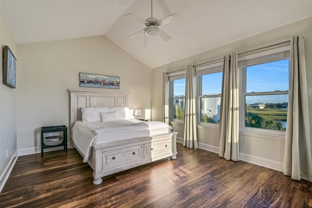 13414 Binnacle Way, Galveston, TX 77554