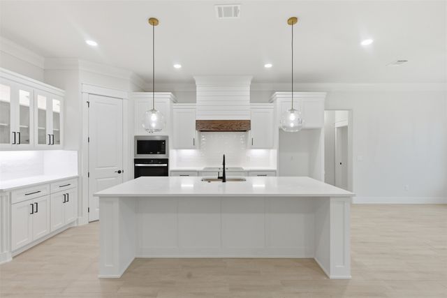 2714 Village Road, Granbury, TX 76049