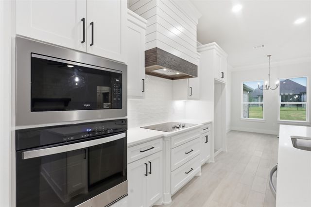 2714 Village Road, Granbury, TX 76049