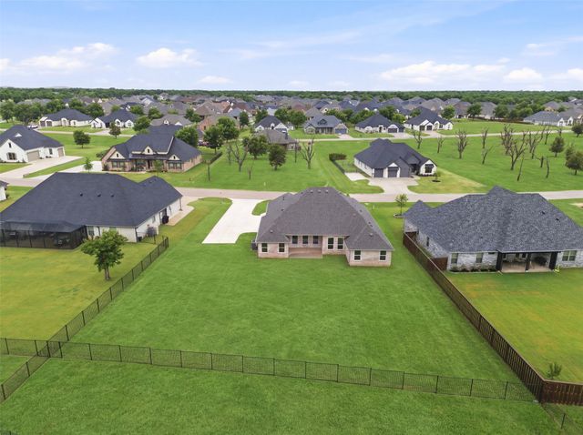 2714 Village Road, Granbury, TX 76049