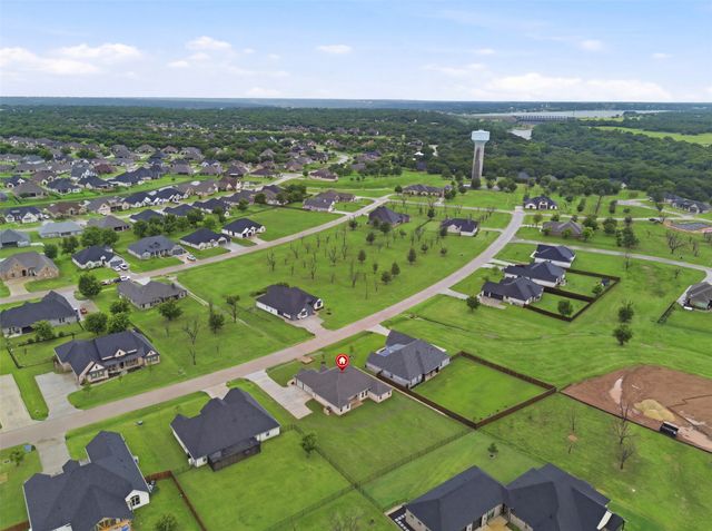 2714 Village Road, Granbury, TX 76049
