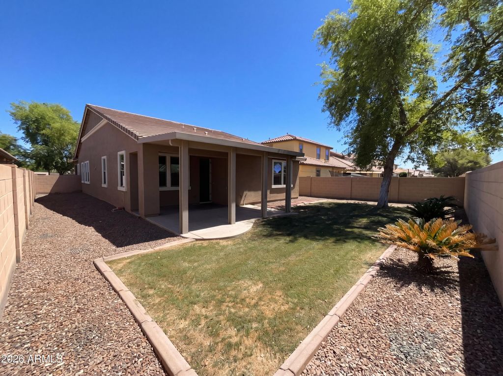 Image 5 of property listing at 4648 S TWINLEAF Drive, Gilbert, AZ 85297