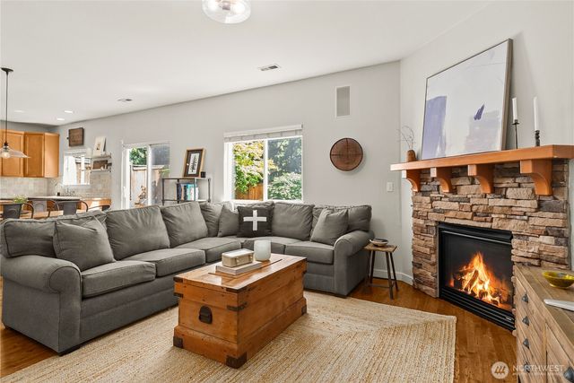 25381 SE 279th Place, Maple Valley, WA 98038