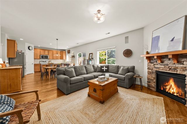 25381 SE 279th Place, Maple Valley, WA 98038