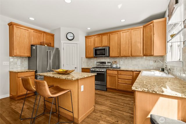 25381 SE 279th Place, Maple Valley, WA 98038