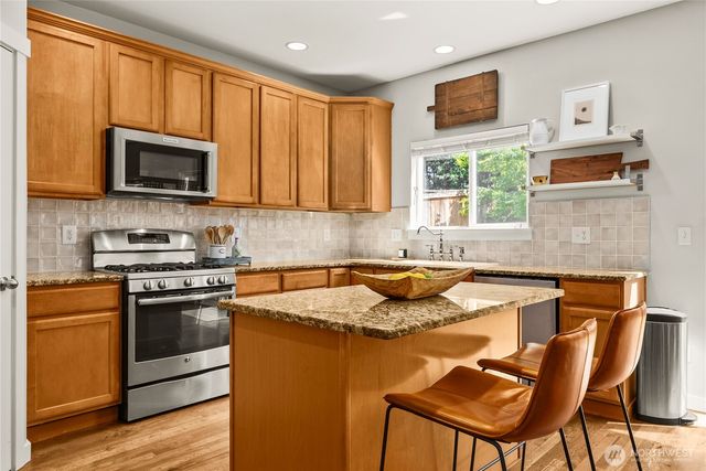 25381 SE 279th Place, Maple Valley, WA 98038