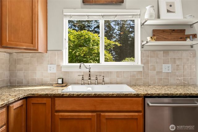 25381 SE 279th Place, Maple Valley, WA 98038
