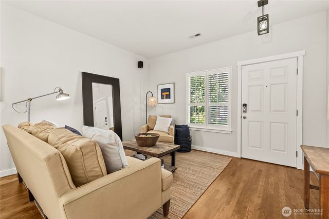 25381 SE 279th Place, Maple Valley, WA 98038