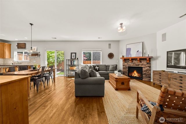 25381 SE 279th Place, Maple Valley, WA 98038