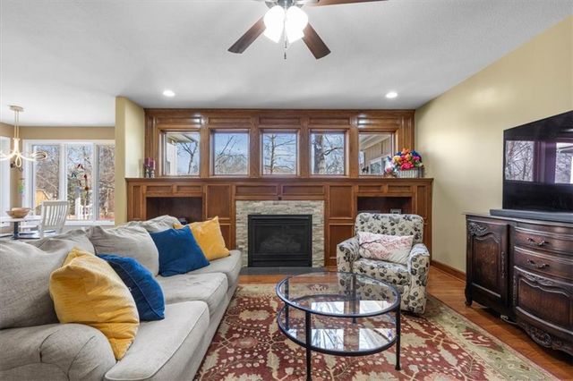 2219 SW Park Avenue, Blue Springs, MO 64015