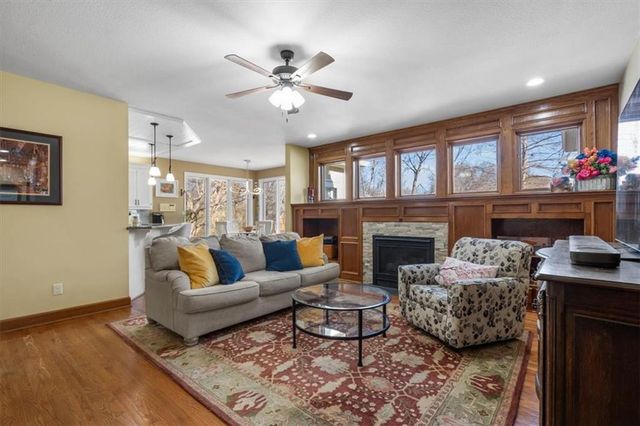 2219 SW Park Avenue, Blue Springs, MO 64015