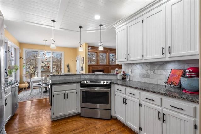 2219 SW Park Avenue, Blue Springs, MO 64015