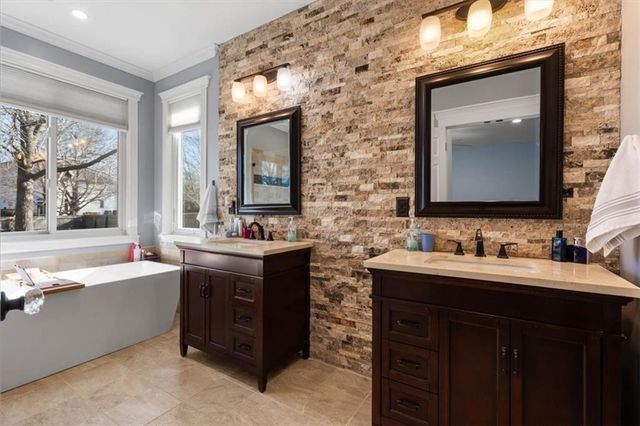 2219 SW Park Avenue, Blue Springs, MO 64015
