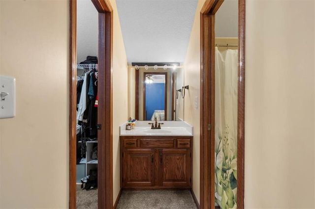 2219 SW Park Avenue, Blue Springs, MO 64015