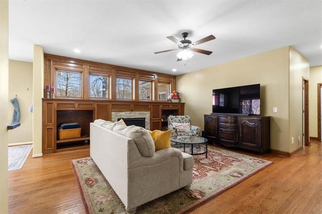 2219 SW Park Avenue, Blue Springs, MO 64015