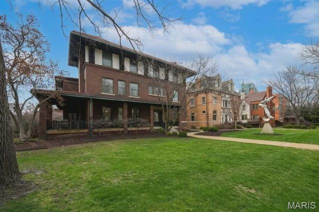 4500 W Pine Boulevard, St Louis, MO 63108