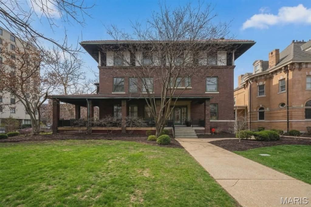 4500 W Pine Boulevard, St Louis, MO 63108