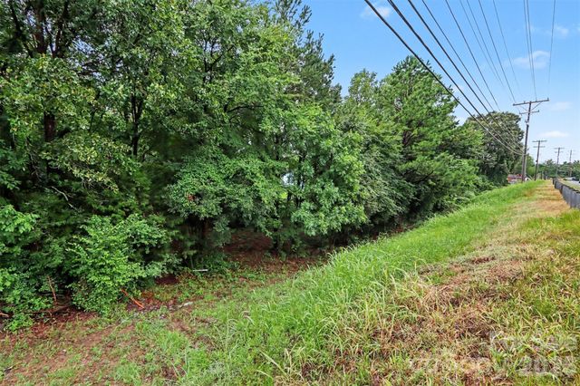 12002 N Tryon Street, Charlotte, NC 28262