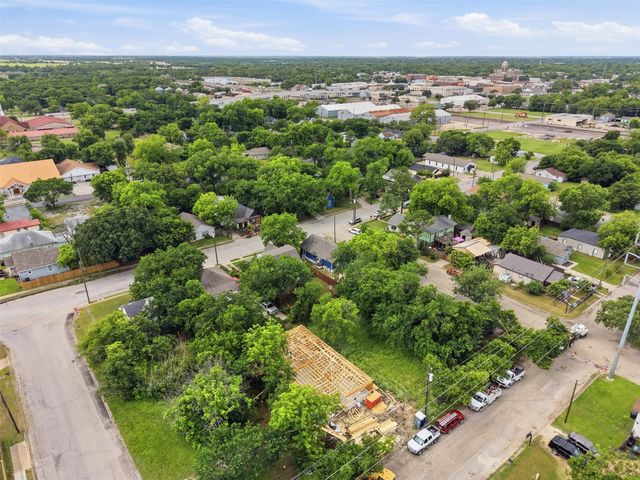 306 Royal Street, Cleburne, TX 76031