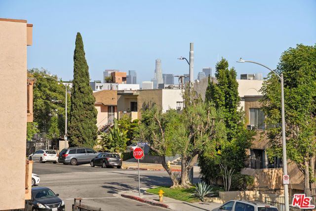 5037 Rosewood Avenue 301, Los Angeles, CA 90004