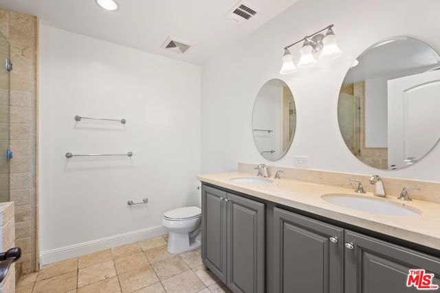 5037 Rosewood Avenue 301, Los Angeles, CA 90004
