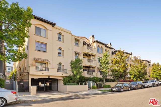 5037 Rosewood Avenue 301, Los Angeles, CA 90004
